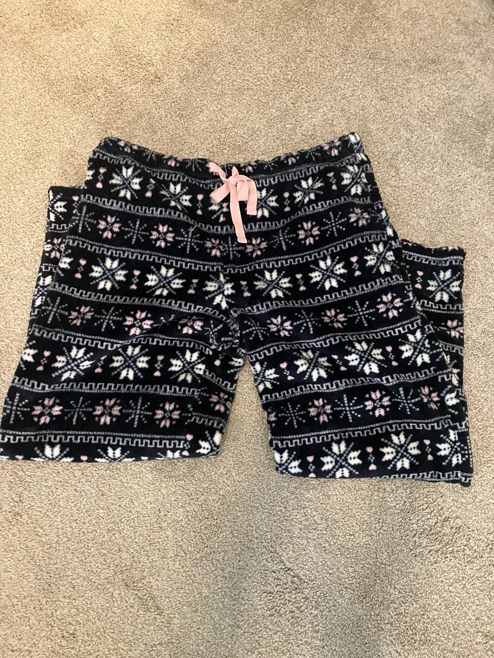 Fruit of the Loom Black Fleece Pajama Pants with Pink Snowflake Print